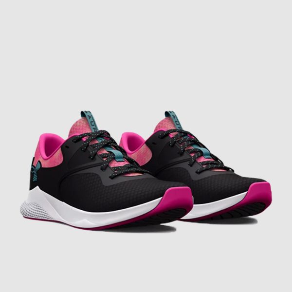 Tenis Running para Mujer | Under Armour La parte superior de malla ligera ofrece una transpirabilidad total Superposiciones de cuero duraderas para la estabilidad que bloquea la parte media del pie La plantilla de EVA proporciona una comodidad suave al pisar La entresuela Charged Cushioning® utiliza espuma moldeada por compresión para una máxima capacidad de respuesta y durabilidad La suela de goma maciza cubre las zonas de alto impacto para una mayor durabilidad con menos peso