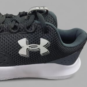 Tenis Original Under Armour Charged Negro para Hombre